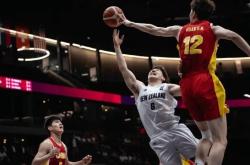 开云体育在线-法国男篮击败强敌，赢得比赛冠军