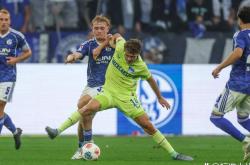 开云体育官网-关于沙尔克04在最近的比赛中展现出强大的攻击力的信息