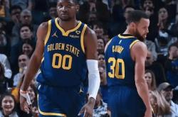 开云体育在线-包含美国职业篮球联赛热火朝天，球员实力集结的词条