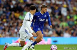 开云下载-利兹联主场告捷，逐渐脱离降级区