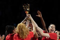 开云体育官方网站-关于关注足球盛宴，谁将笑到最后？的信息