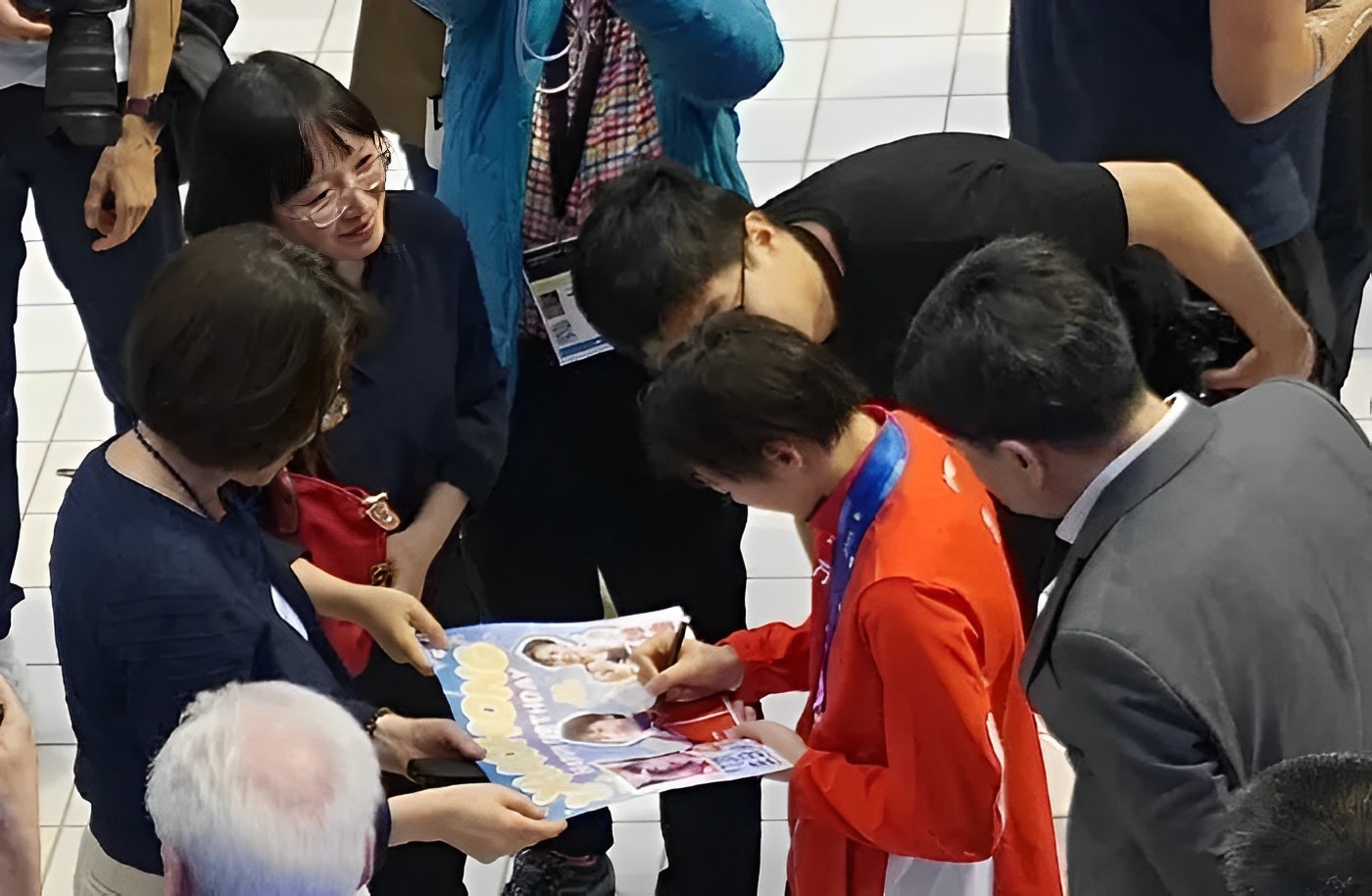 选手们的出色表现,为观众带来精彩瞬间与感动 选手们的出色表现,为观众带来精彩瞬间与感动