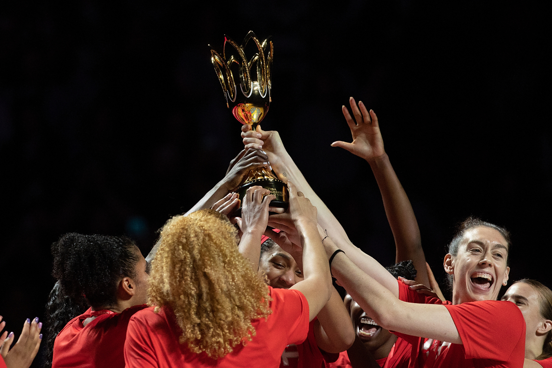 关于关注足球盛宴，谁将笑到最后？的信息