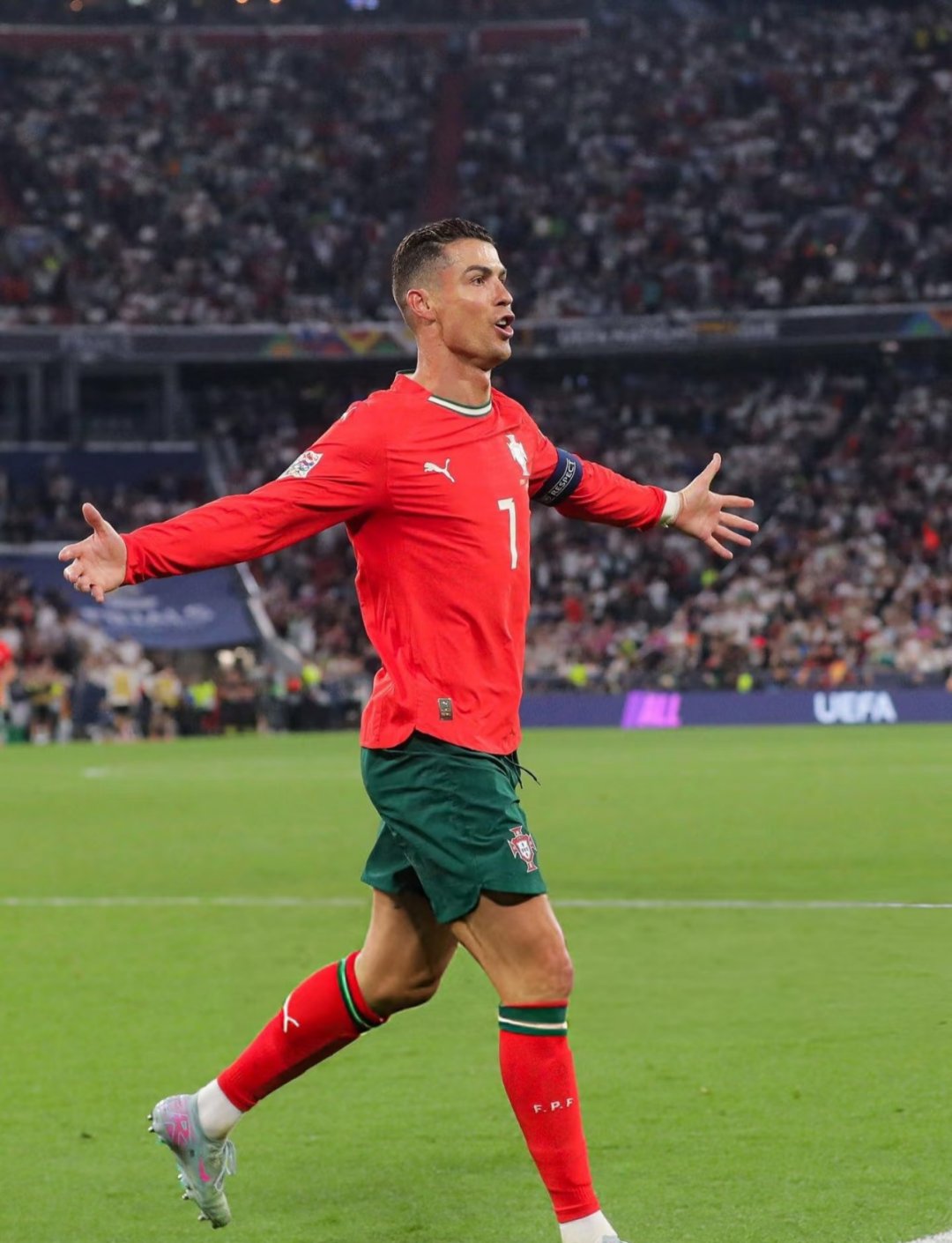 关于巴黎力克莱比锡红牛,C罗高光表现的信息 关于巴黎力克莱比锡红牛,C罗高光表现的信息